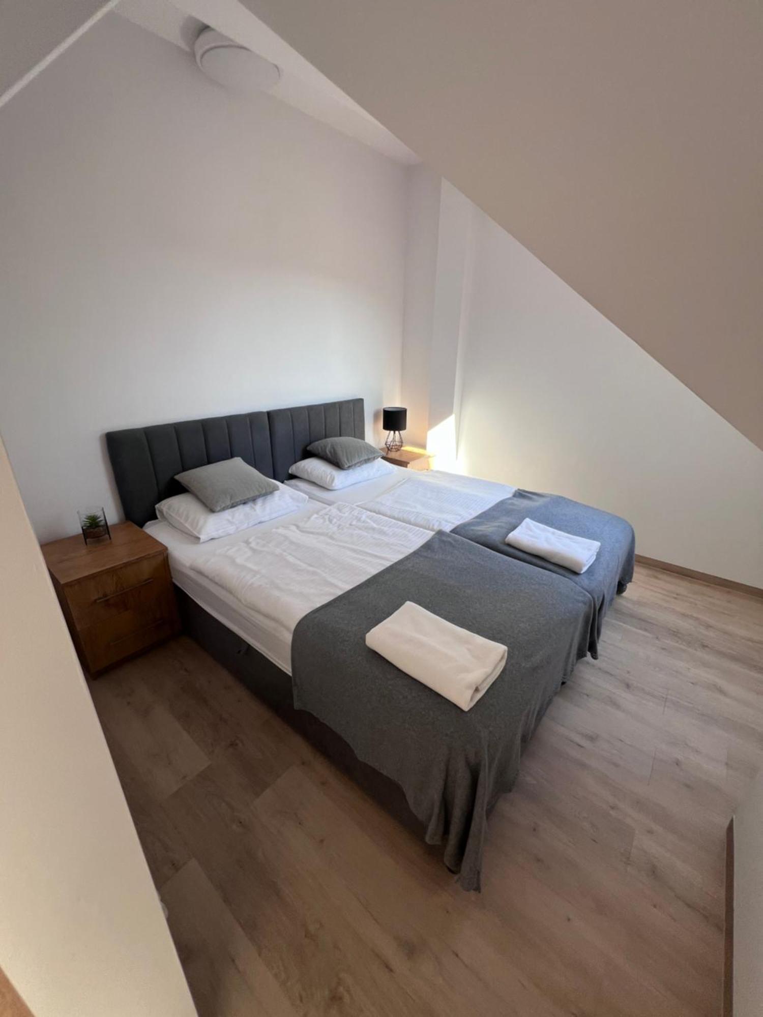 Apartamenty Divemed Jelenia Gora Bagian luar foto