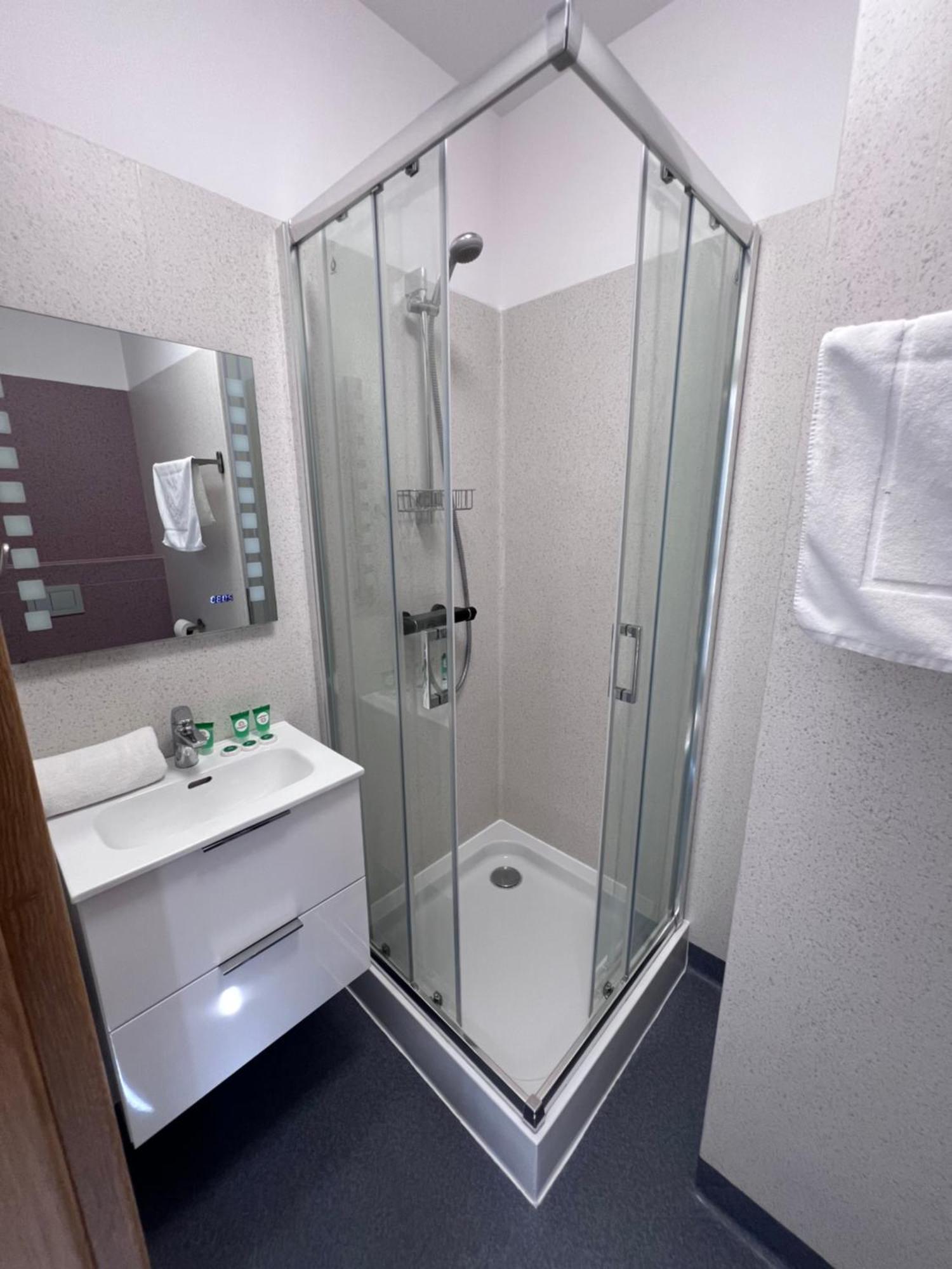 Apartamenty Divemed Jelenia Gora Bagian luar foto